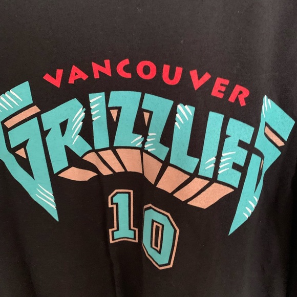 Vancouver Grizzlies Bibby 10 t-shirt woman’s (M) unisex NWT - Picture 2 of 6